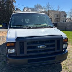2013 Ford E250 Econoline GMC Savana-Van