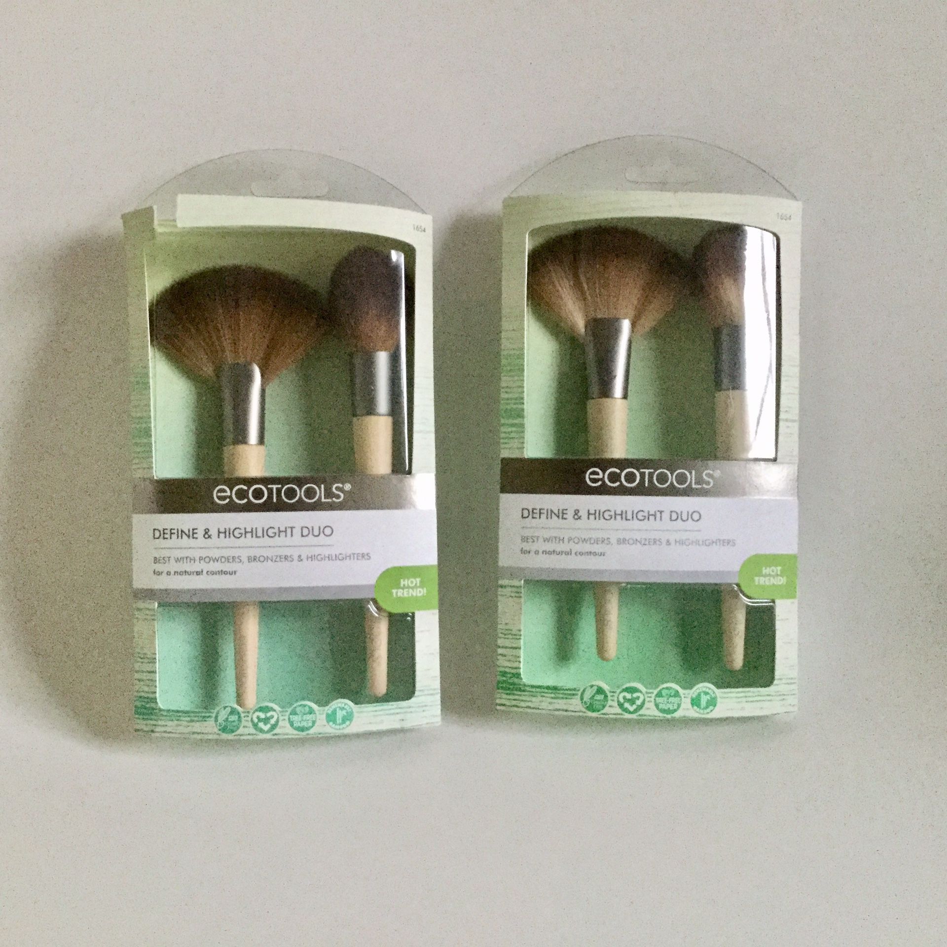 Two 100% Vegan Ecotools Define And Highlight Duo