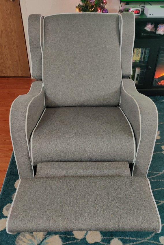 Albie Swivel Glider Recliner for Sale in Puyallup, WA OfferUp