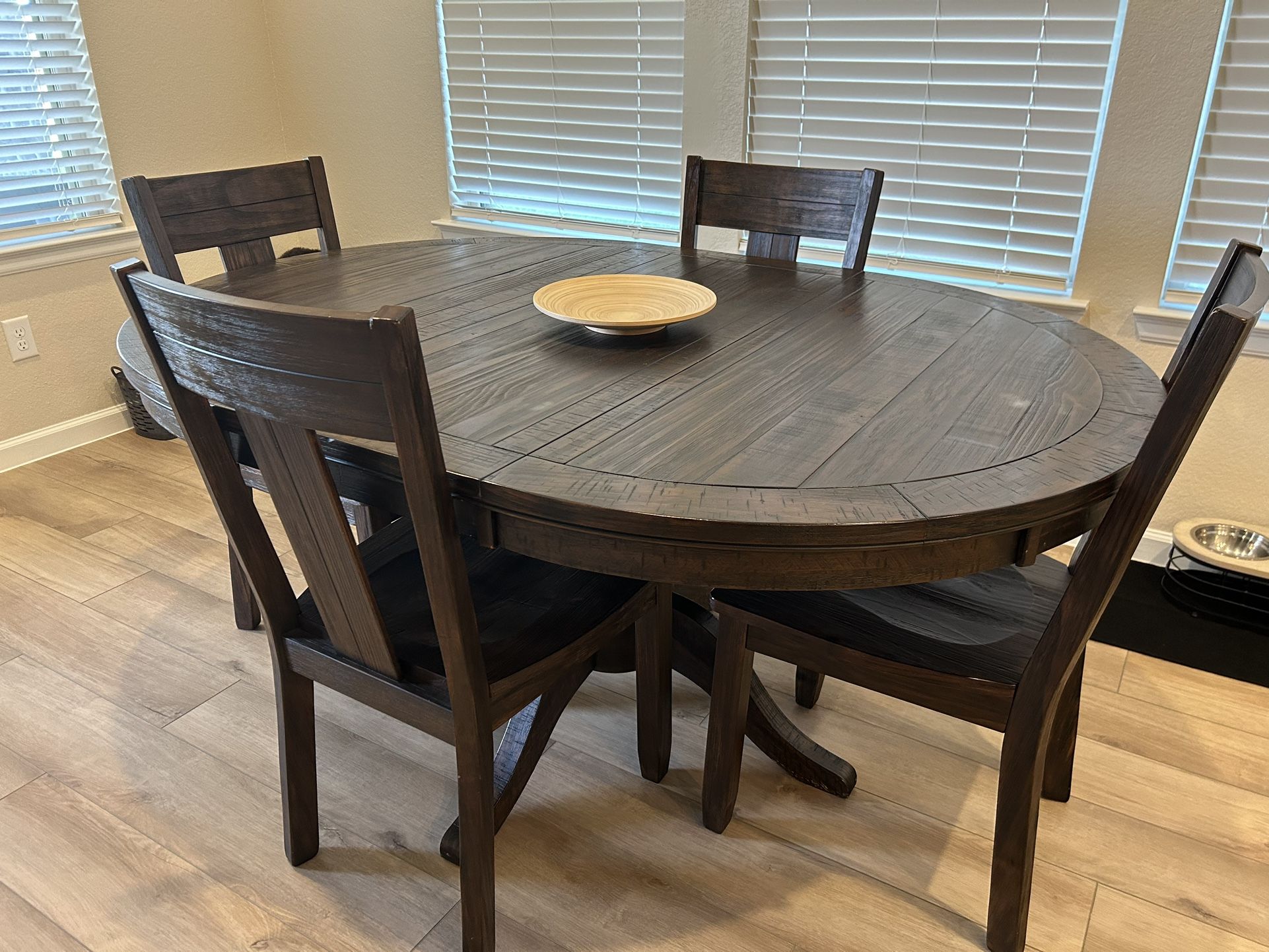 Dining Table/ Adjustable 