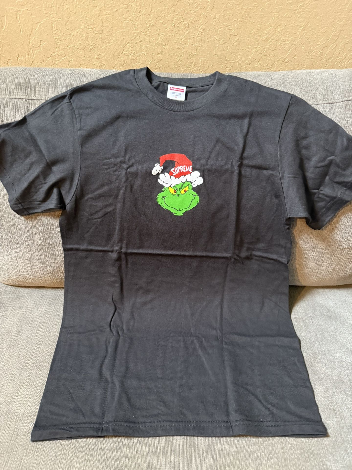Brand New Men’s Supreme Grinch T Shirt Size Small