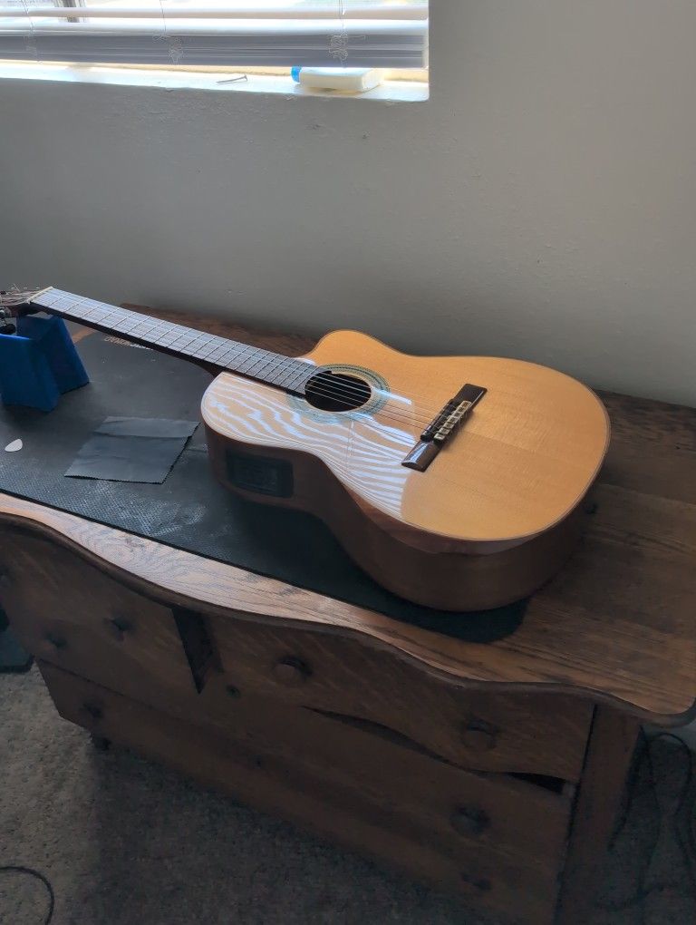 Alvarez CC7HCEAR Classical Guitar