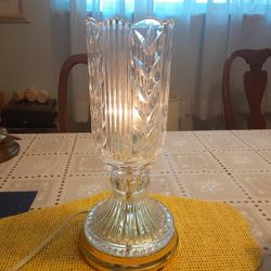  14INCHES TALL REALLY  BEAUTIFUL LOOKING VINTAGE  CRYSTAL GLASS LAMP 