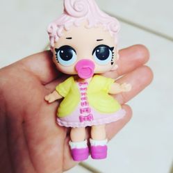 LOL Surprise Dolls Series 1 Royal High-Ney