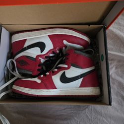 Air Jordan 1 retro high OG varsity, red black