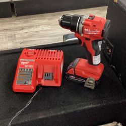 Milwaukee Tools Cordless Drill 
