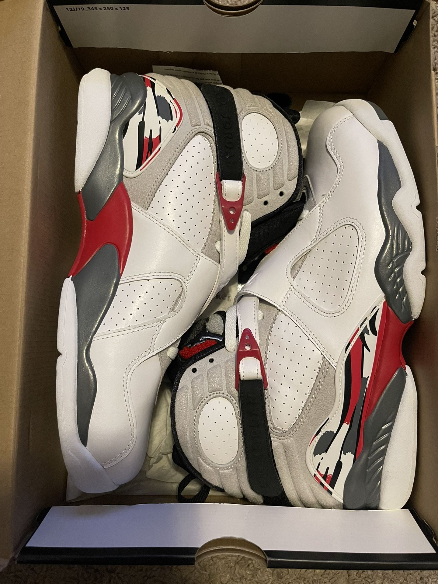Jordan Retro 8 Bugs Bunny(2013)Size 11 Deadstock.