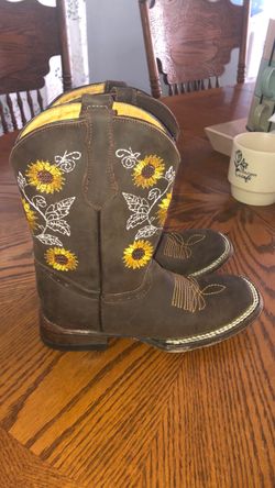 Quincy sunflower boots