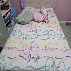 Twin Floating Bed Style