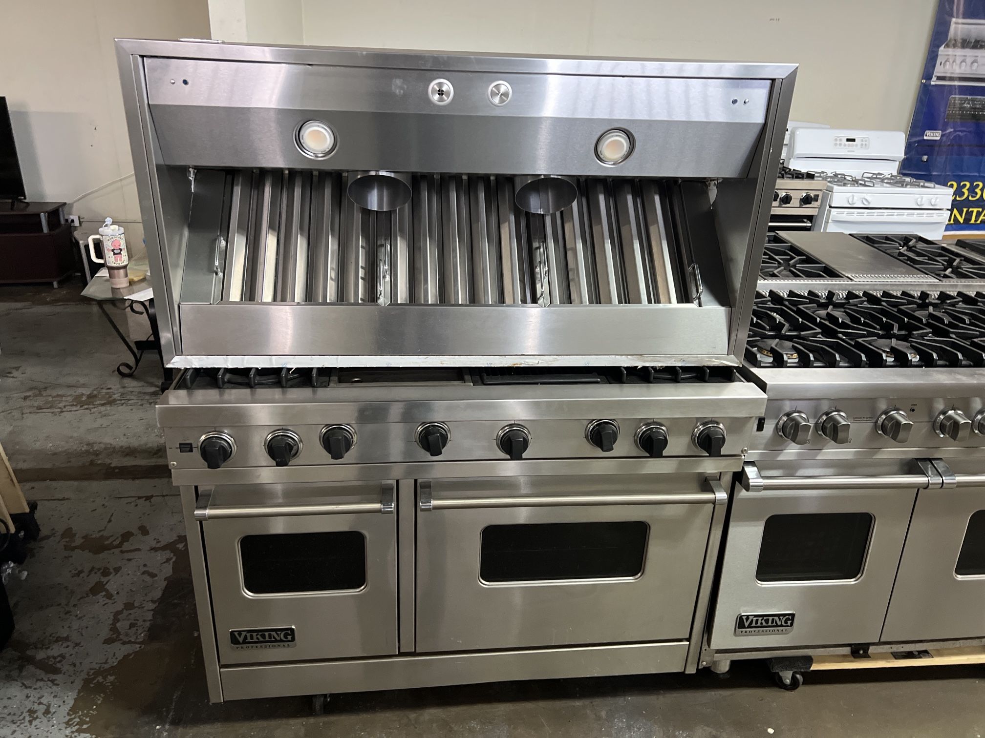 Viking 48”Wide Gas Range Stove With Viking 48”Wide Range Hood