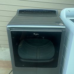 Dryer Whirlpool : dark grey / Washer : white