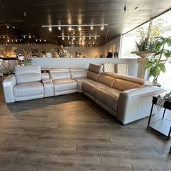 6PC Leather Power Reclining Sectional 