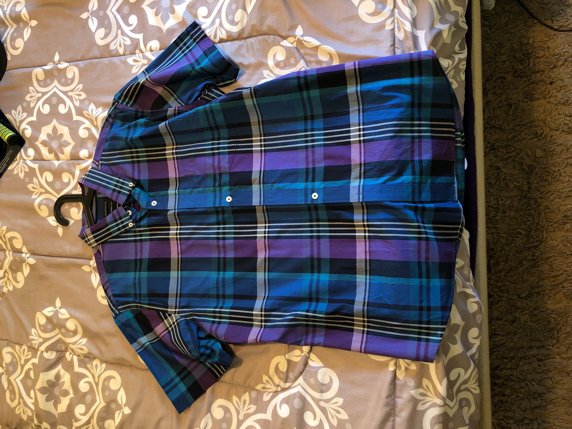 Van Heusen men’s short sleeve dress shirt purple/blue
