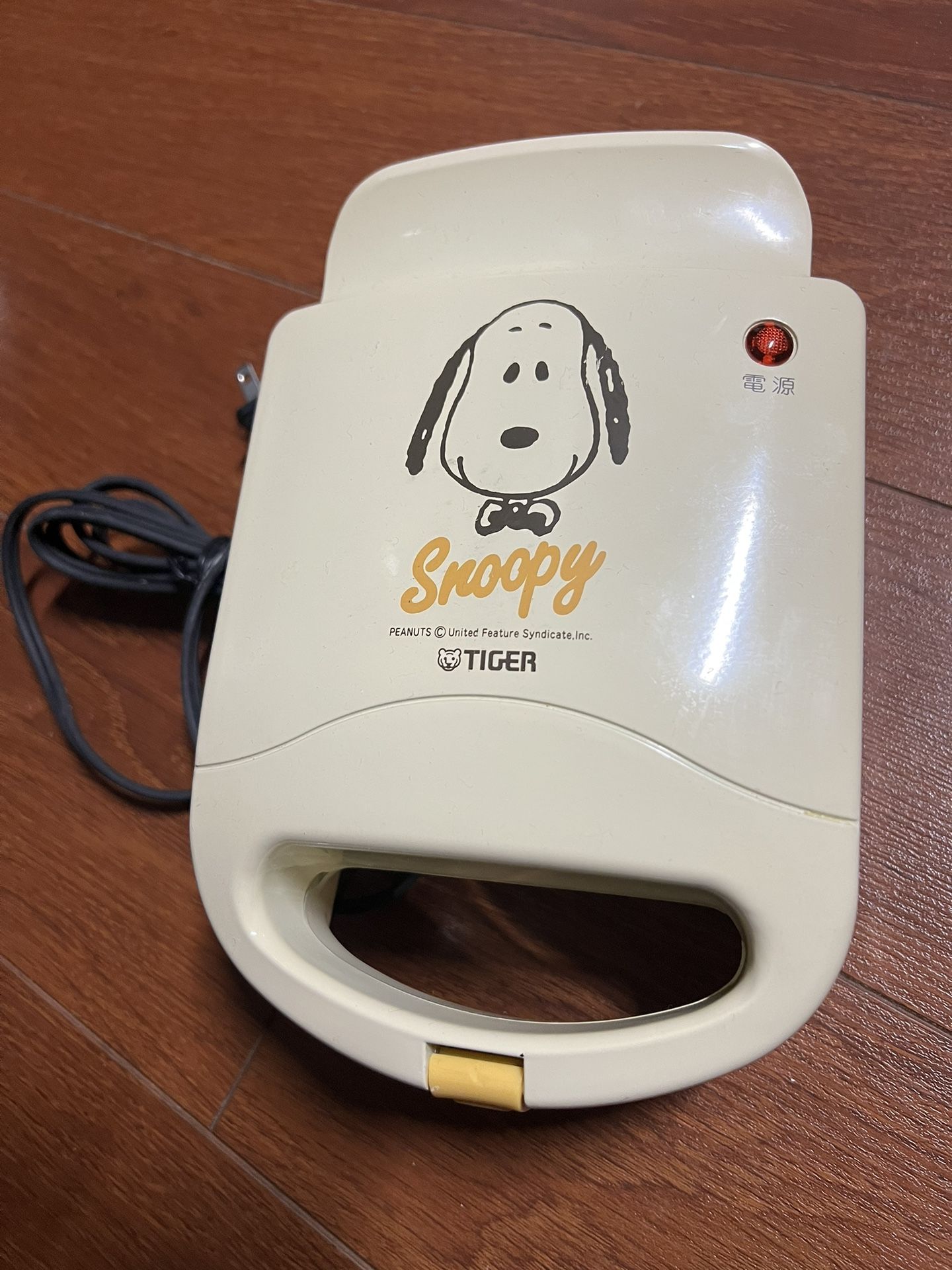 Tiger Snoopy waffle Maker