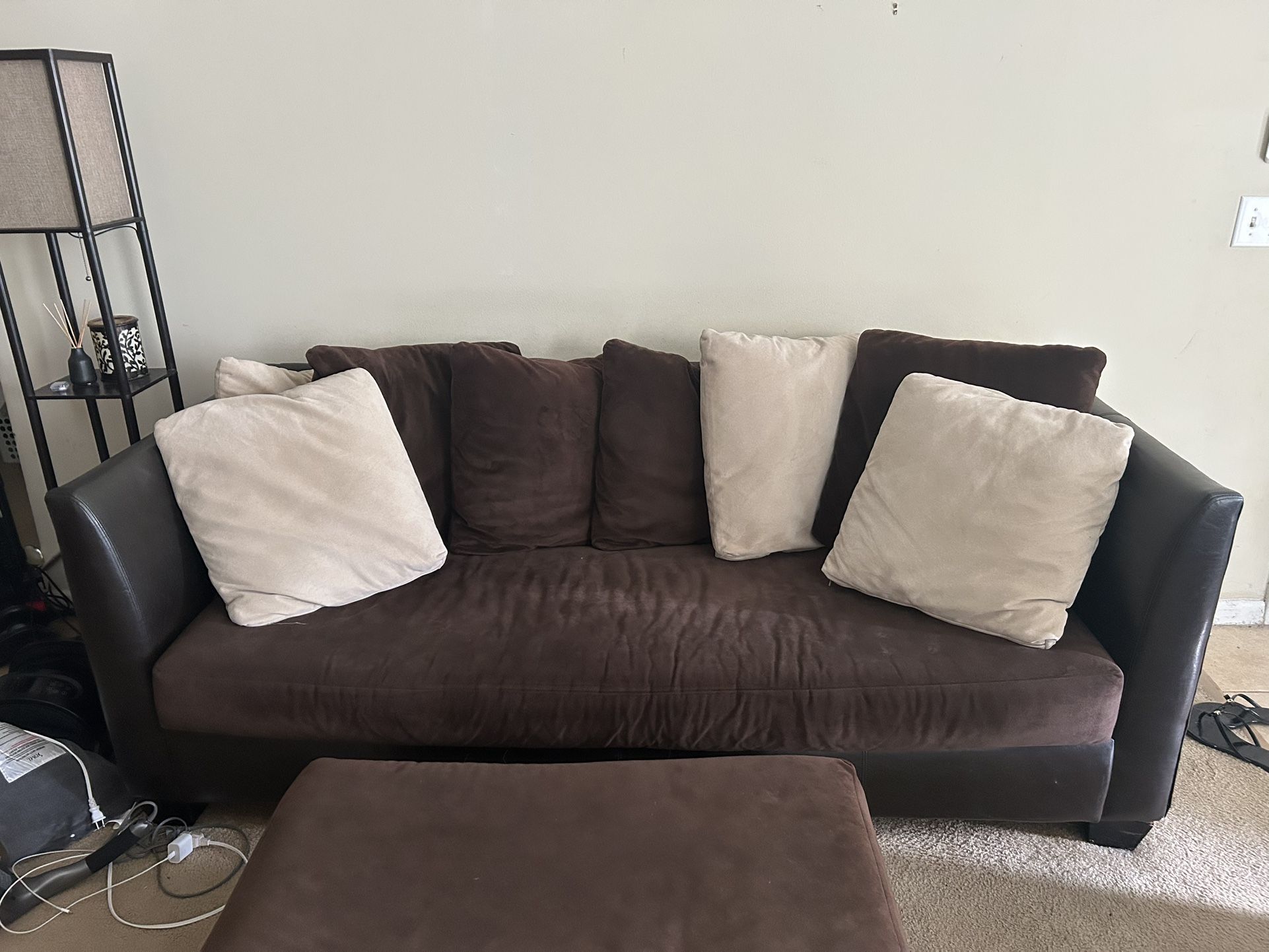 Living Room Couches With Extra Chair