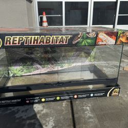 40 Gallon tank - Like New. Broken Door. Still Works Great!