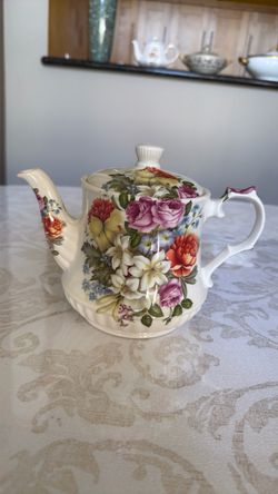 Windsor English Bone China Tea pot