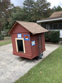 Heavy duty dog house