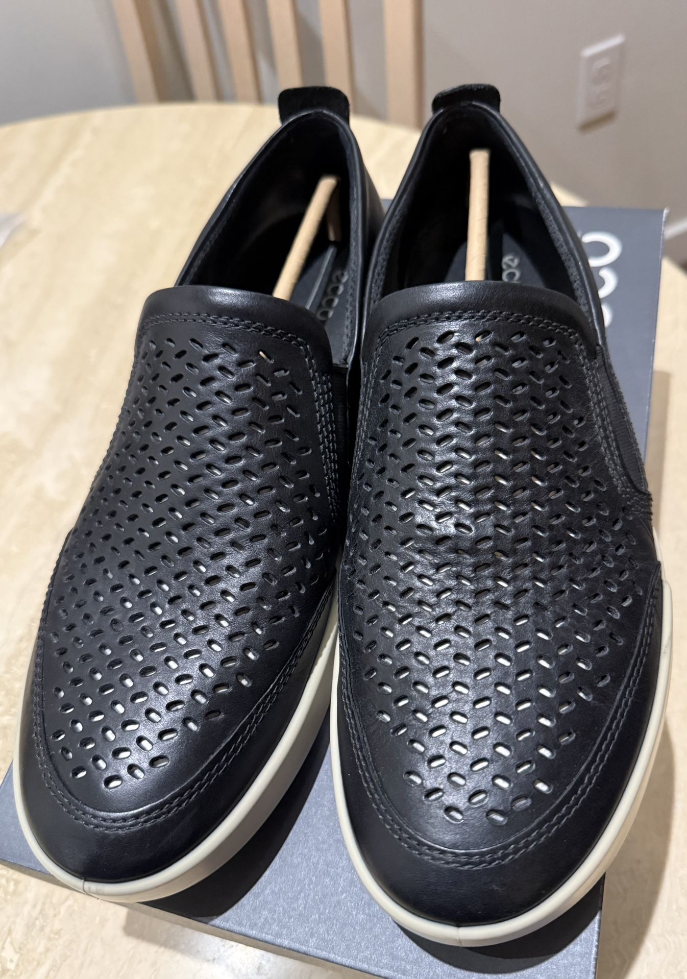 Ecco Mens Leather Slip-on