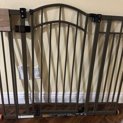 Child And Pet Gate
