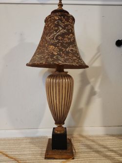 Vintage Urn-Style Table Lamp with Floral Shade