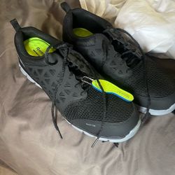 Reebok Alloy Toe Shoes Sz 11.5