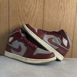 Nike Air Jordan 1 Mid