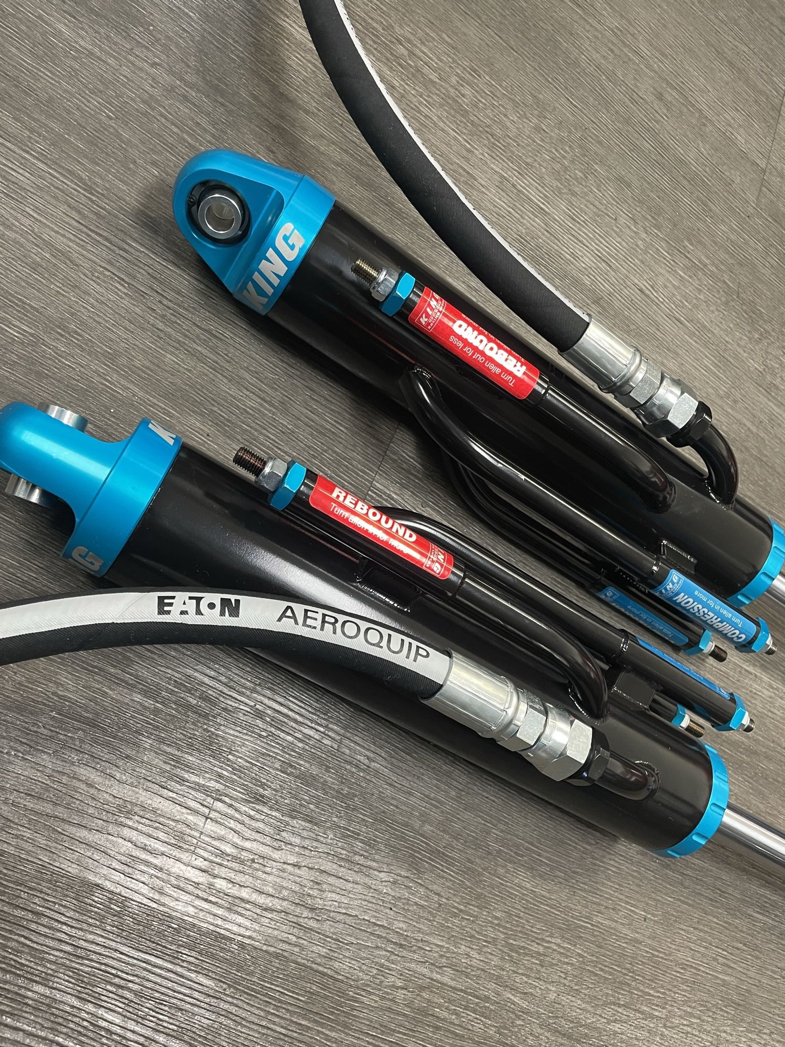 King Shocks 2.5x8 Bypass Performance Series 3 Tube Hosed Reservoir 8