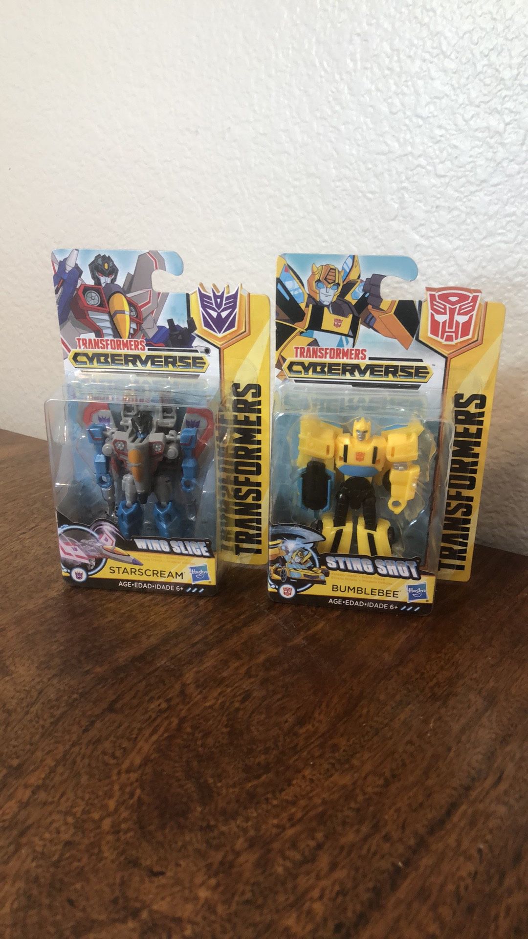 Hasbro Transformers Cyberverse Sting Shot BUMBLEBEE - New in Box! Hasbro Transformers Cyberverse Wing Slice Starscream Action Figure New