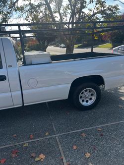 2004 Chevrolet Silverado 1500 V8 – Clean Title