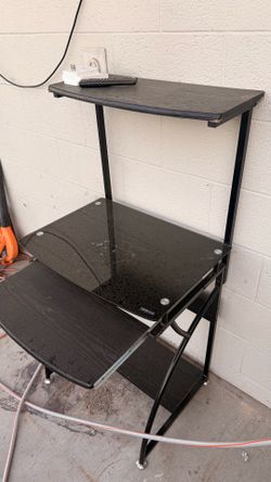 Computer desk