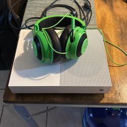 Xbox One S Digital(No Controller) And Razer Headset