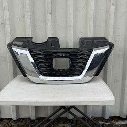 2017 2018 2019 2020 Nissan Rogue Front Bumper Grille 