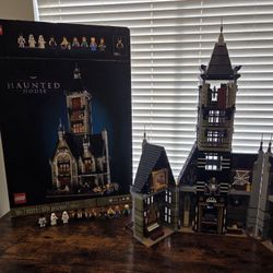 Lego Haunted House 10273 RETIRED