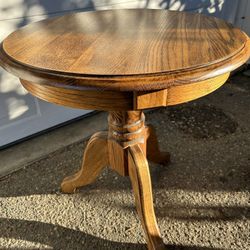 Nice Oak End Table 