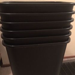 Almost NEW 28qt. Black Bins