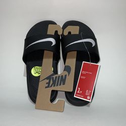 Nike Kawa Slides Black And White Size 1Y