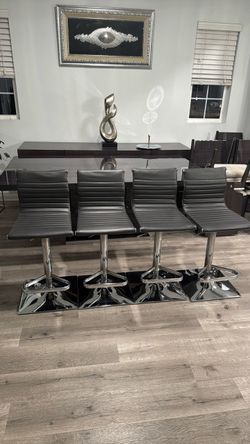 Stools/chairs