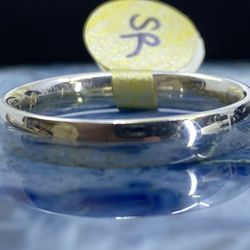 $900 White Gold Ring Band