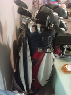 Event golf bag and several clubs valued at $250 selling for $100