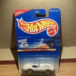 Hot Wheels / Corvette Stingray / White