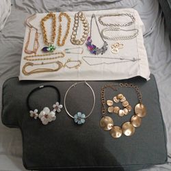 costume jewelry the price is for everything 