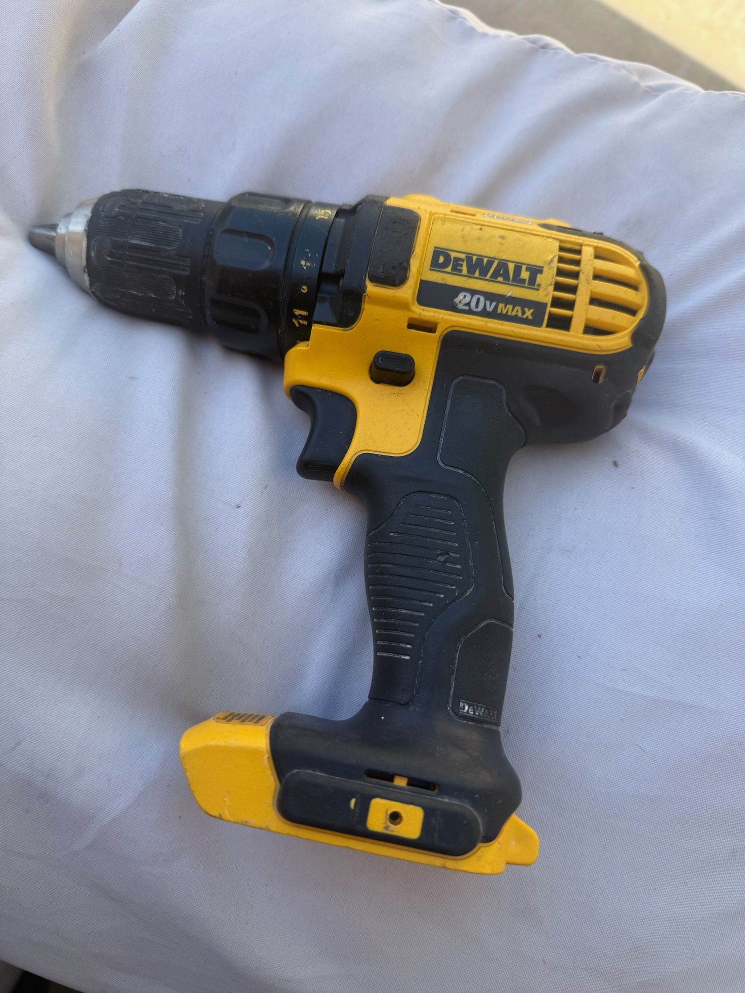 Dewalt Drill 20v  Only Tool 