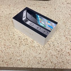 iPhone 4 Box With Accessories NO PHONE