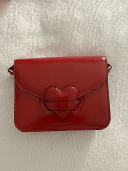 Vintage Moschino by Redwall Red Patent Leather Heart Crossbody Bag – Made in Italy