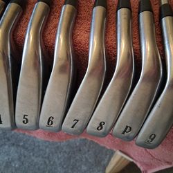 Mint callaway 8 club iron set