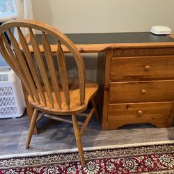 Desk With Chair 