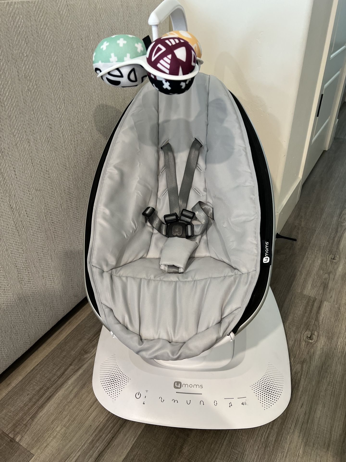 4 Moms MamaRoo Multi-Motion Baby Swing Smart Connectivity - Grey