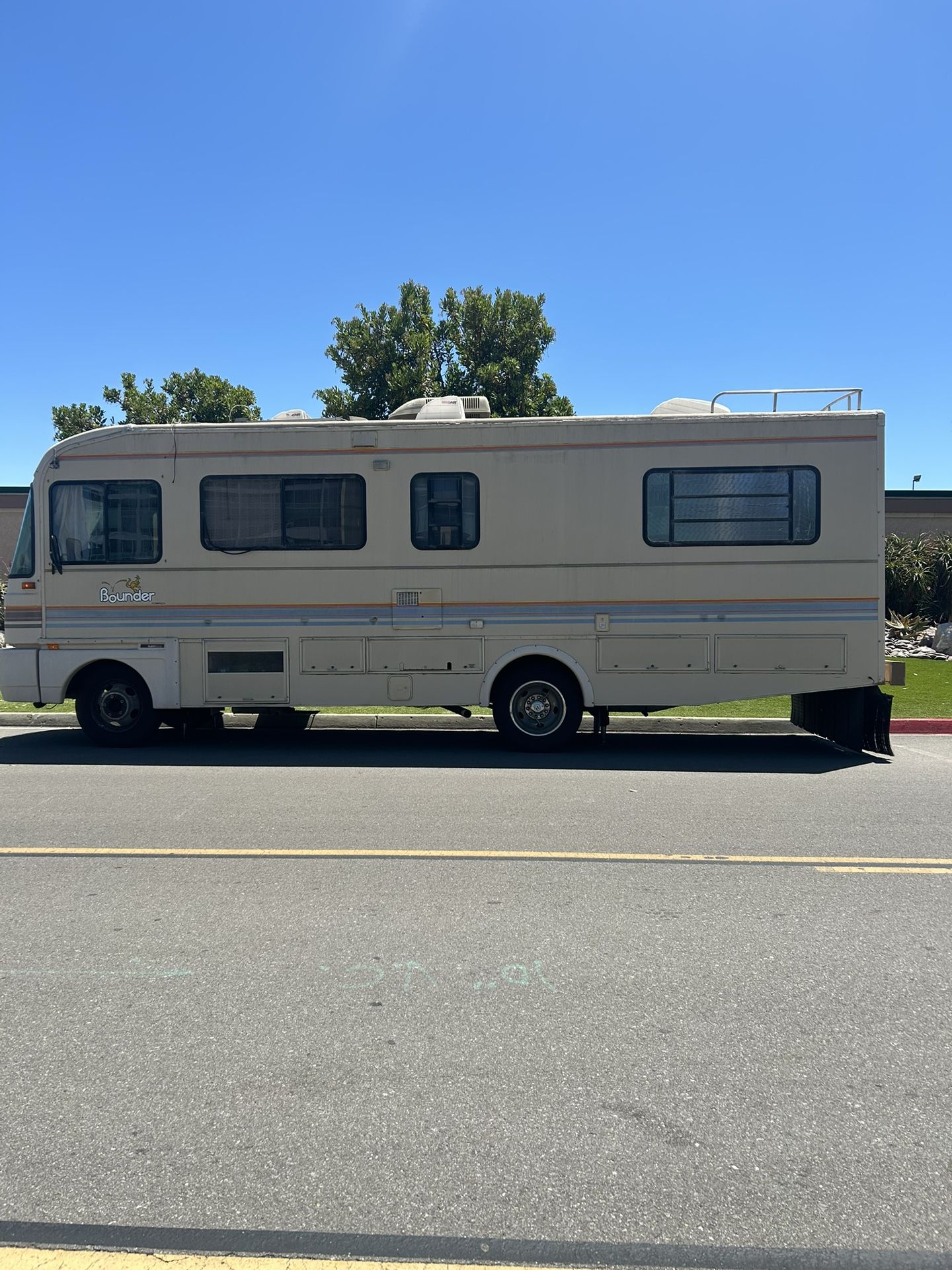 1995 Bounder Chevy p30