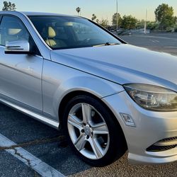 2011 Mercedes Benz C300